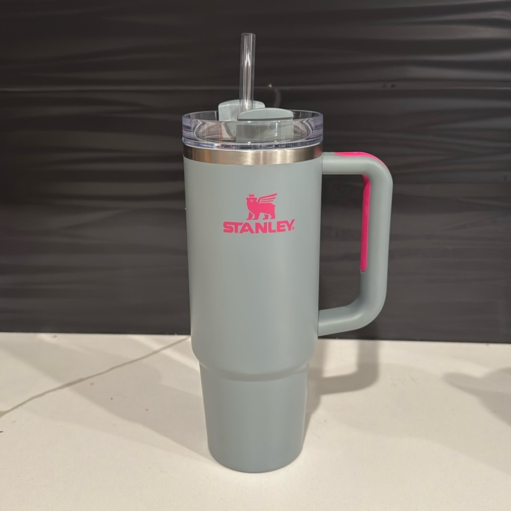 Stanley 30 Ounce Quencher Grey Rock